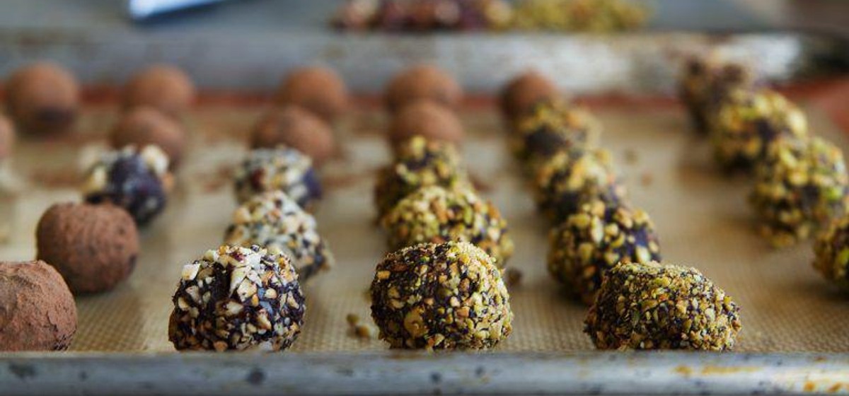 3-Ingredient Chocolate Truffles Recipe | SideChef