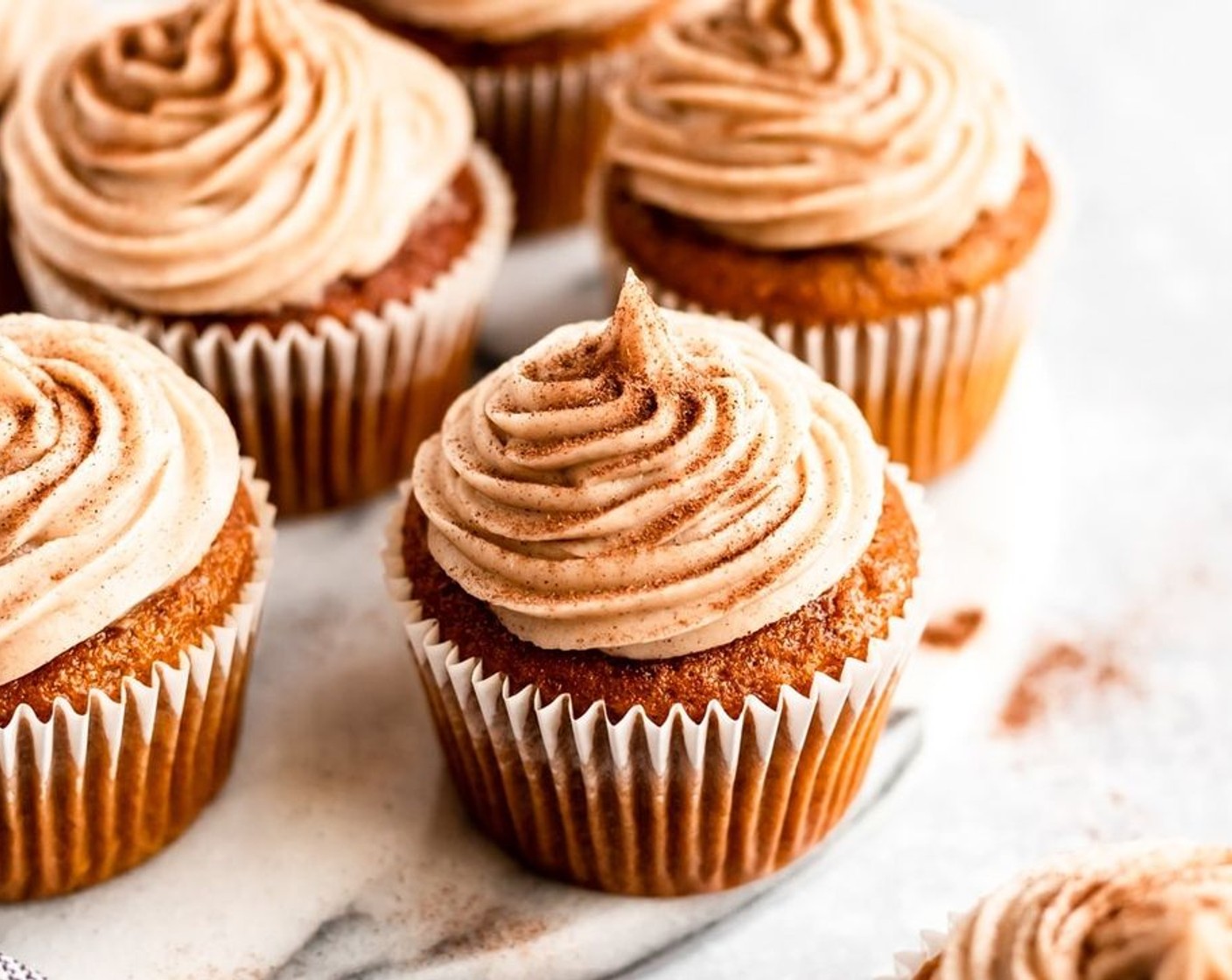 step 11 Cupcakes will keep well at room temperature for 4-6 hours. Refrigerate for up to 4 days.