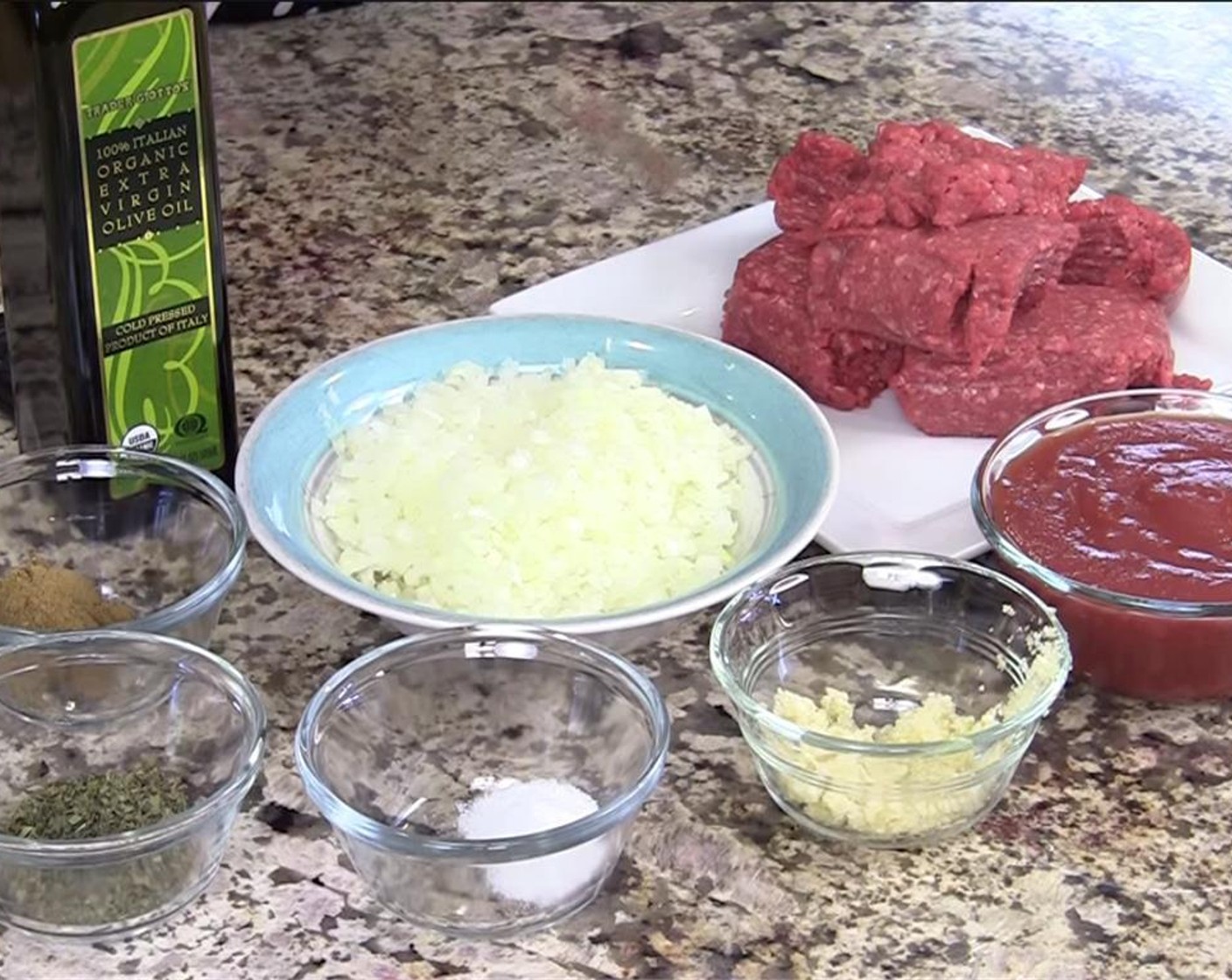 step 1 Mince the Garlic (3 cloves) and finely chop Yellow Onion (1)