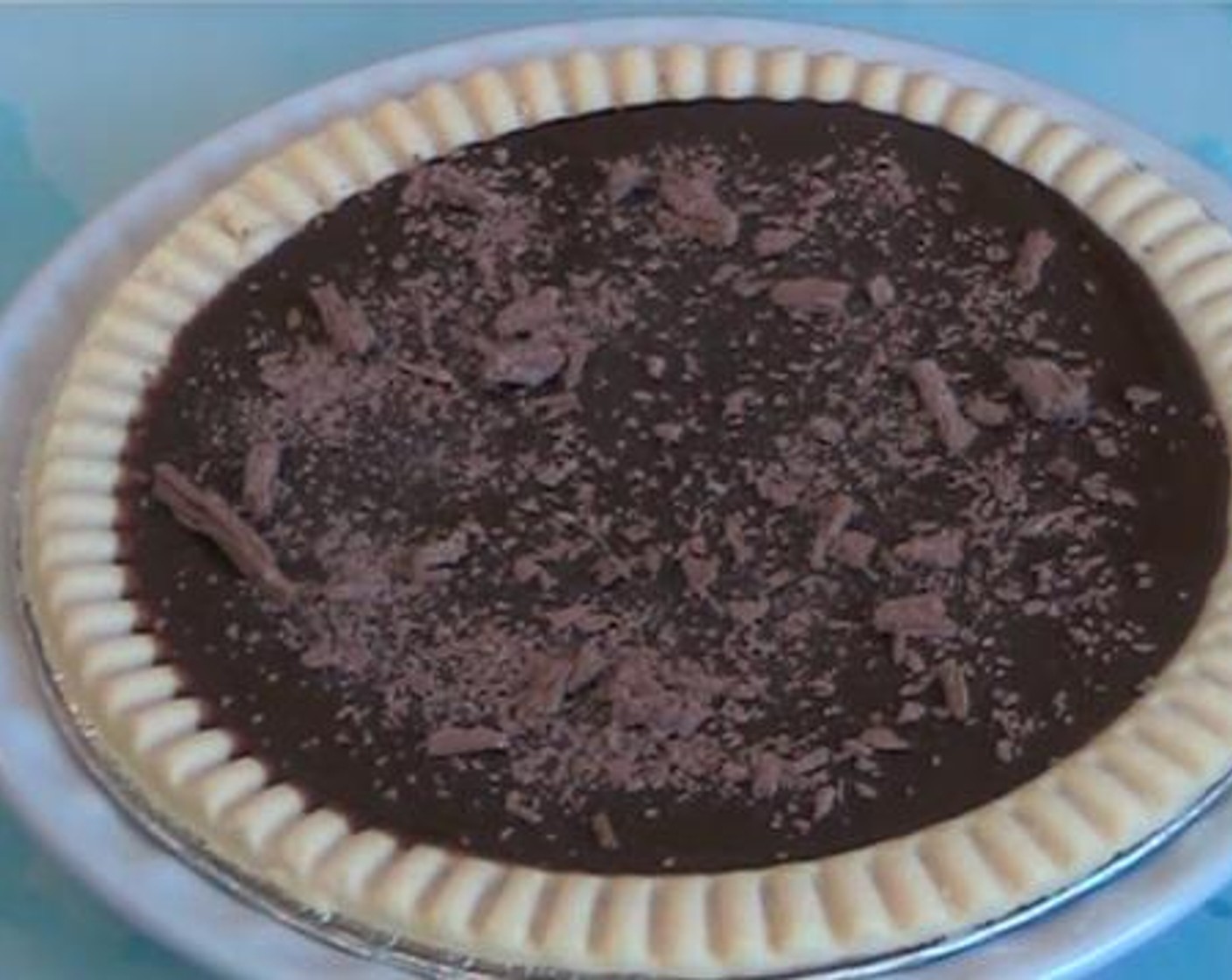 step 5 Crush the Chocolate (1 bar) and sprinkle them over the pie. Serve and enjoy!