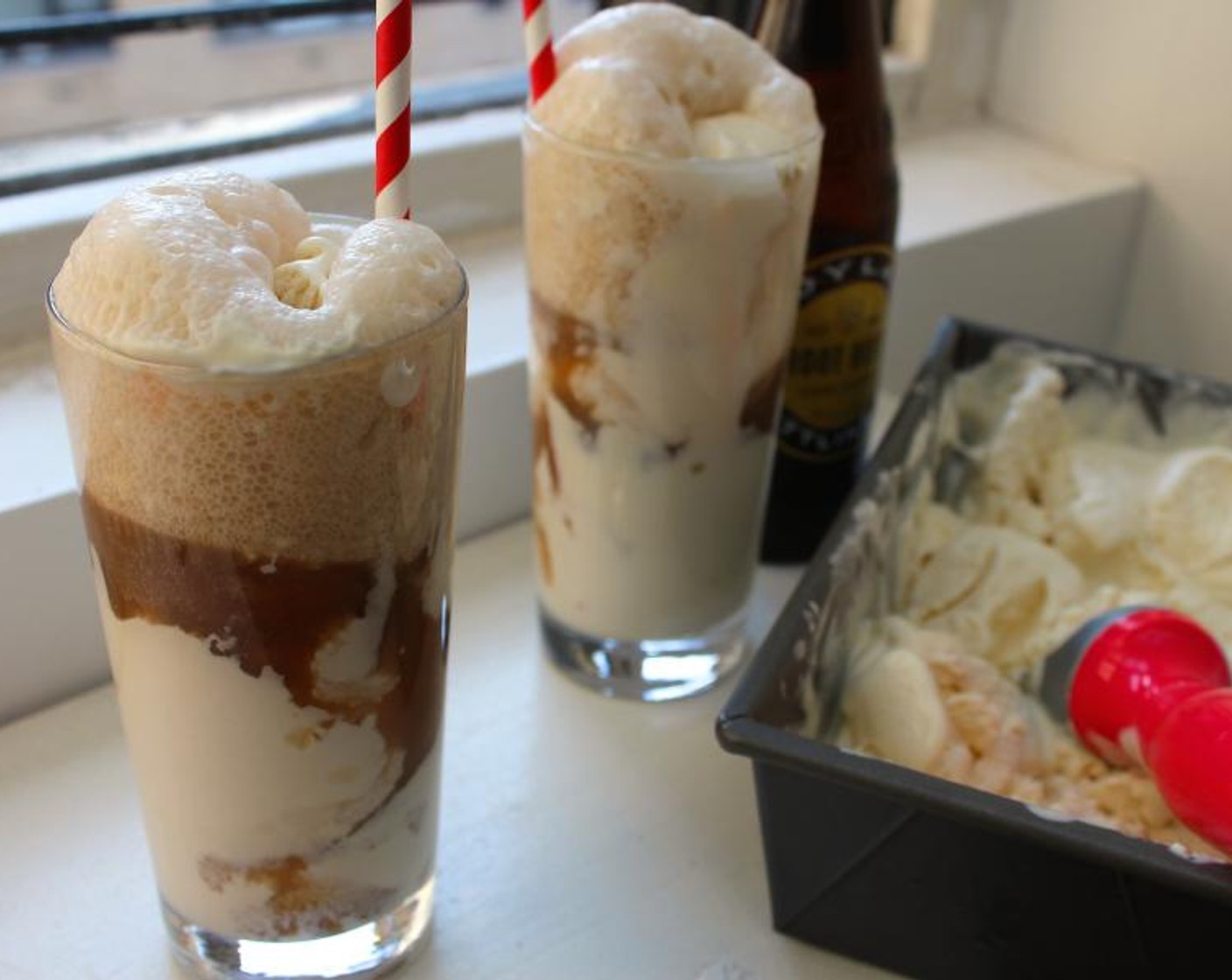 step 3 When ready to serve, scoop ice cream into 6 tall glasses, and fill to the top with Root Beer (24 fl oz). Serve immediately with straws and spoons.