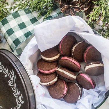 Paleo Peppermint Sandwich Cookies Recipe | SideChef