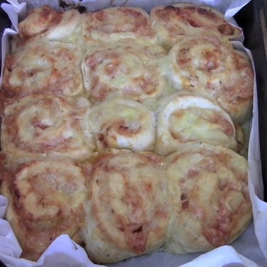 Cheese and Tomato Pull Apart Recipe | SideChef