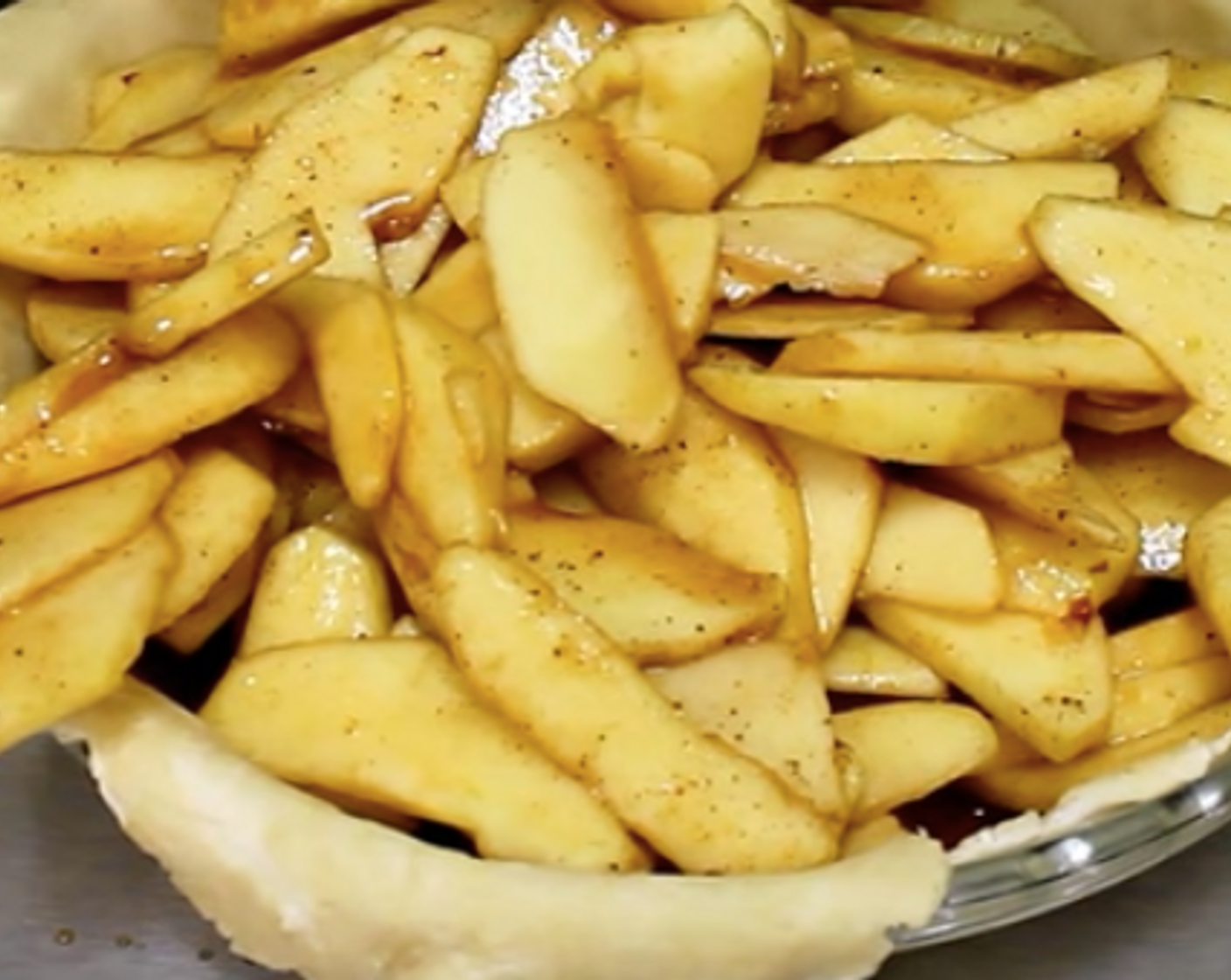 step 7 Put the apple filling in the prepared pie. Add some Butter (3 Tbsp).