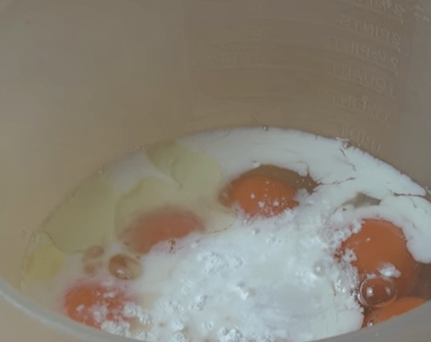 step 3 Add Eggland's Best Classic Eggs (8), Milk (4 Tbsp), Oil (1/2 tsp) and Baking Powder (1/2 tsp) in a mixing jug. Season with some Salt (to taste) and Ground Black Pepper (to taste). Then whisk everything together.