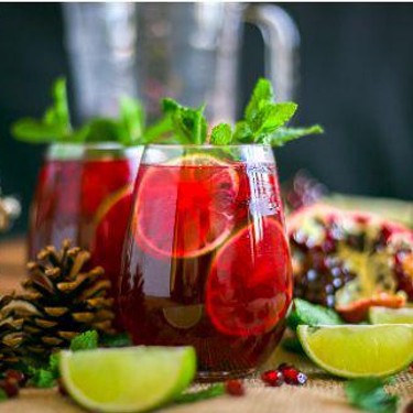 Winter Pomegranate Mojito with Venezuelan Rum Recipe | SideChef