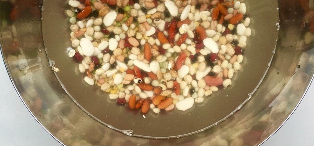 15 Bean Soup with Ham Hock Recipe | SideChef