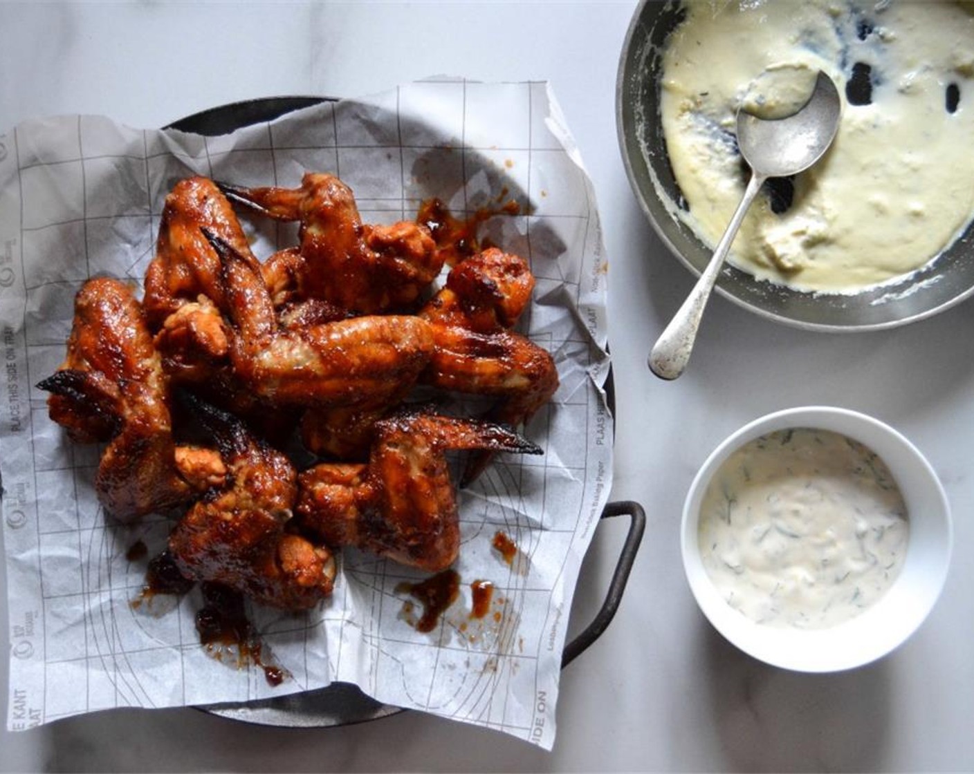step 7 Serve the hot wings with the creamy blue cheese sauce to dip in.