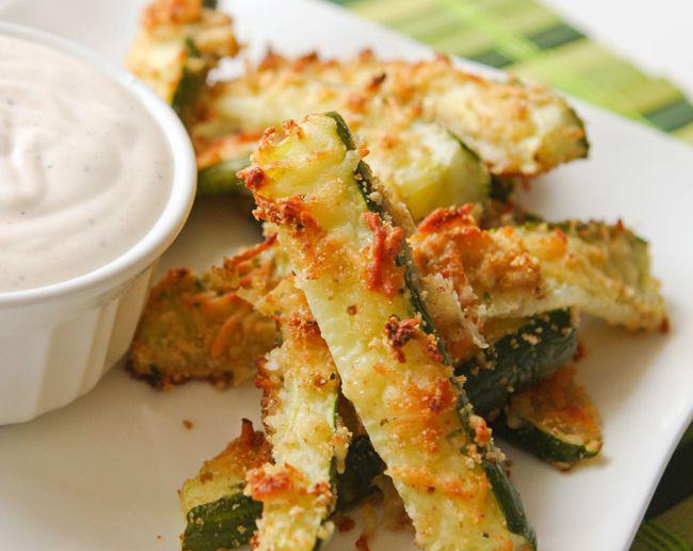 Zucchini Fries with Seasoned Sour Cream