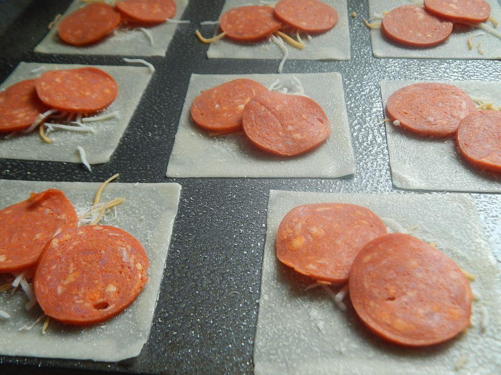 Pizza Wonton Crisps Recipe | SideChef