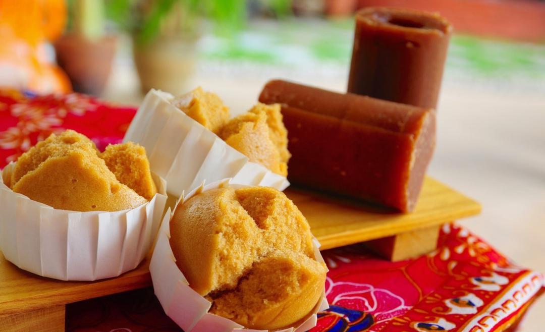 Paper Wrapped Sponge Cakes 紙包蛋糕 - A Sweet Pantry