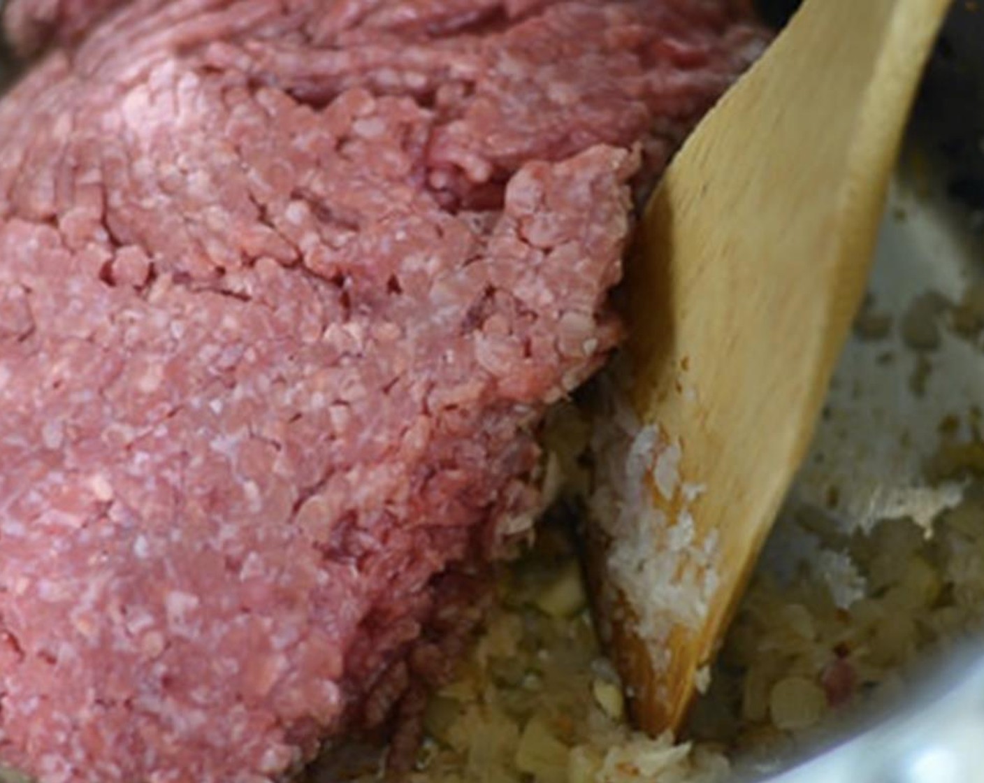 step 4 Add Oil (1 Tbsp), Ground Beef (1 lb), Salt (to taste), Ground Black Pepper (to taste), Ground Cinnamon (to taste), and Fresh Oregano (to taste).