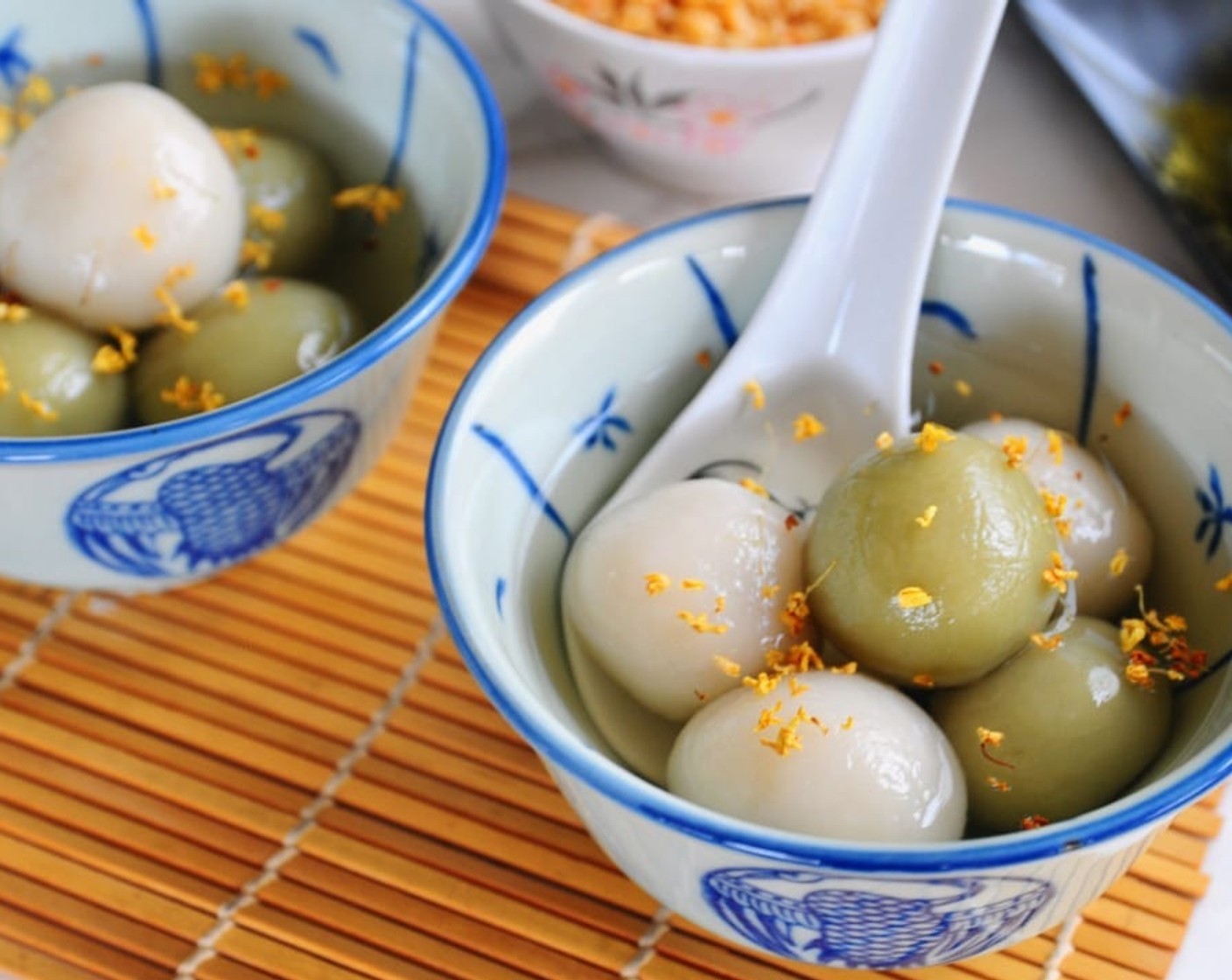 step 17 Immerse the cooked glutinous rice balls into room temperature water till they are fully cooled. Then, dish out into bowls and served with warm sweet ginger syrup.