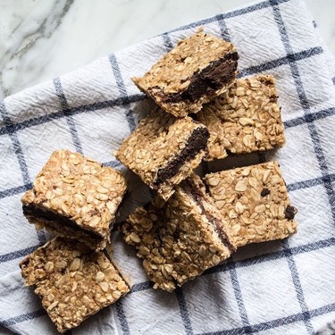 Raw Chocolate Oat Bars Recipe | SideChef
