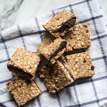 Raw Chocolate Oat Bars Recipe | SideChef