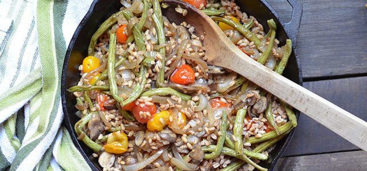 Roasted Vegetable &amp; Caramelized Onion Farro Salad Recipe | SideChef