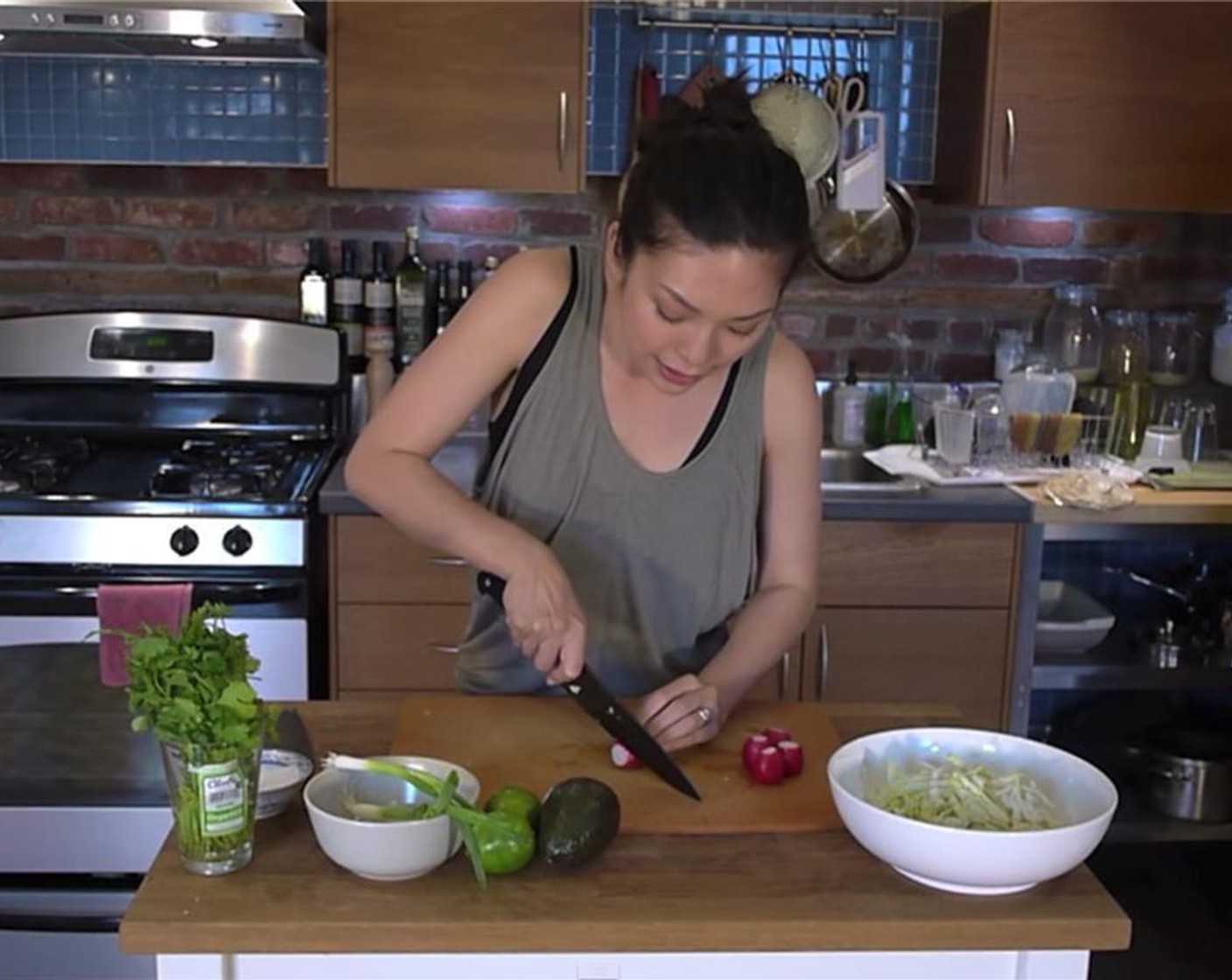 step 2 Slice the Radish (1 bunch) and Scallion (1 bunch) into thin slices. Add them both to the bowl.