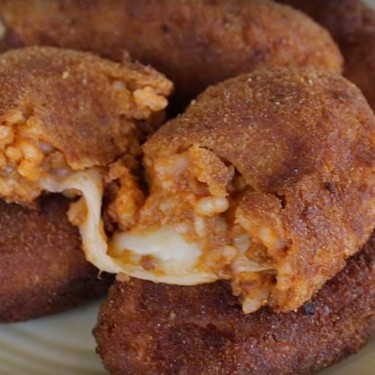Rice Balls Stuffed with Mozzarella Recipe | SideChef