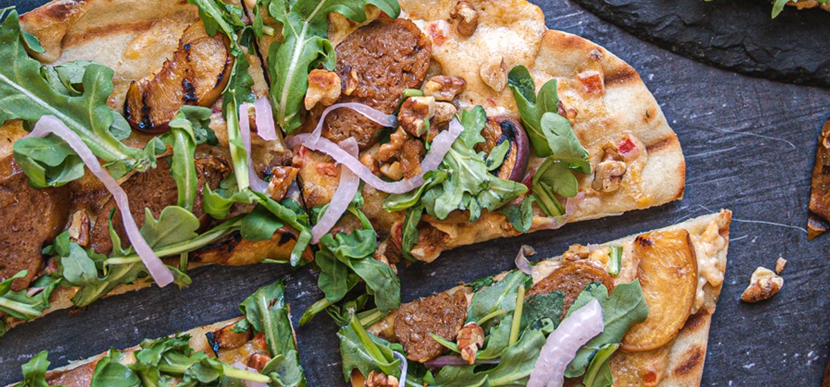 Grilled Peaches and Pimento Pizza Recipe | SideChef