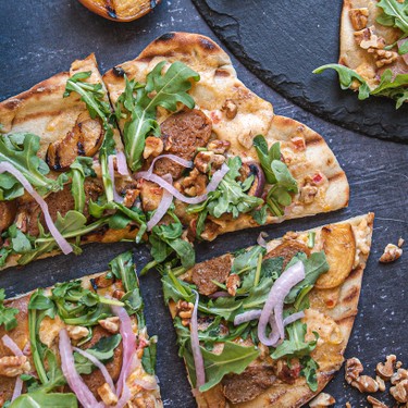 Grilled Peaches and Pimento Pizza Recipe | SideChef