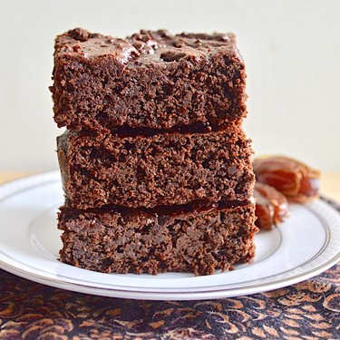 Healthy Date Brownies Recipe | SideChef