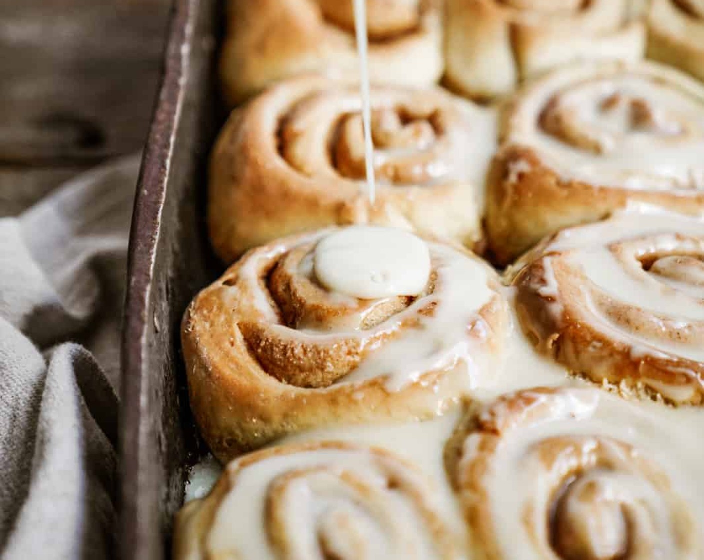 Vegan Vanilla Chai Cinnamon Buns