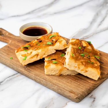 Caramelized Onion Flatbread Recipe | SideChef