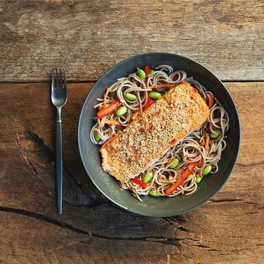 Sesame Salmon with Soba Noodles and Bell Peppers Recipe | SideChef