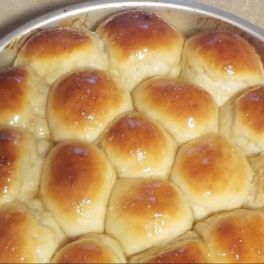 Sweet Olive Oil Dinner Rolls Recipe | SideChef