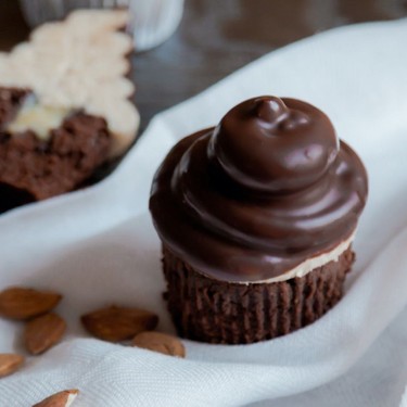 Amlou and Chocolate Hi Hat Cupcake with Caramel Recipe | SideChef