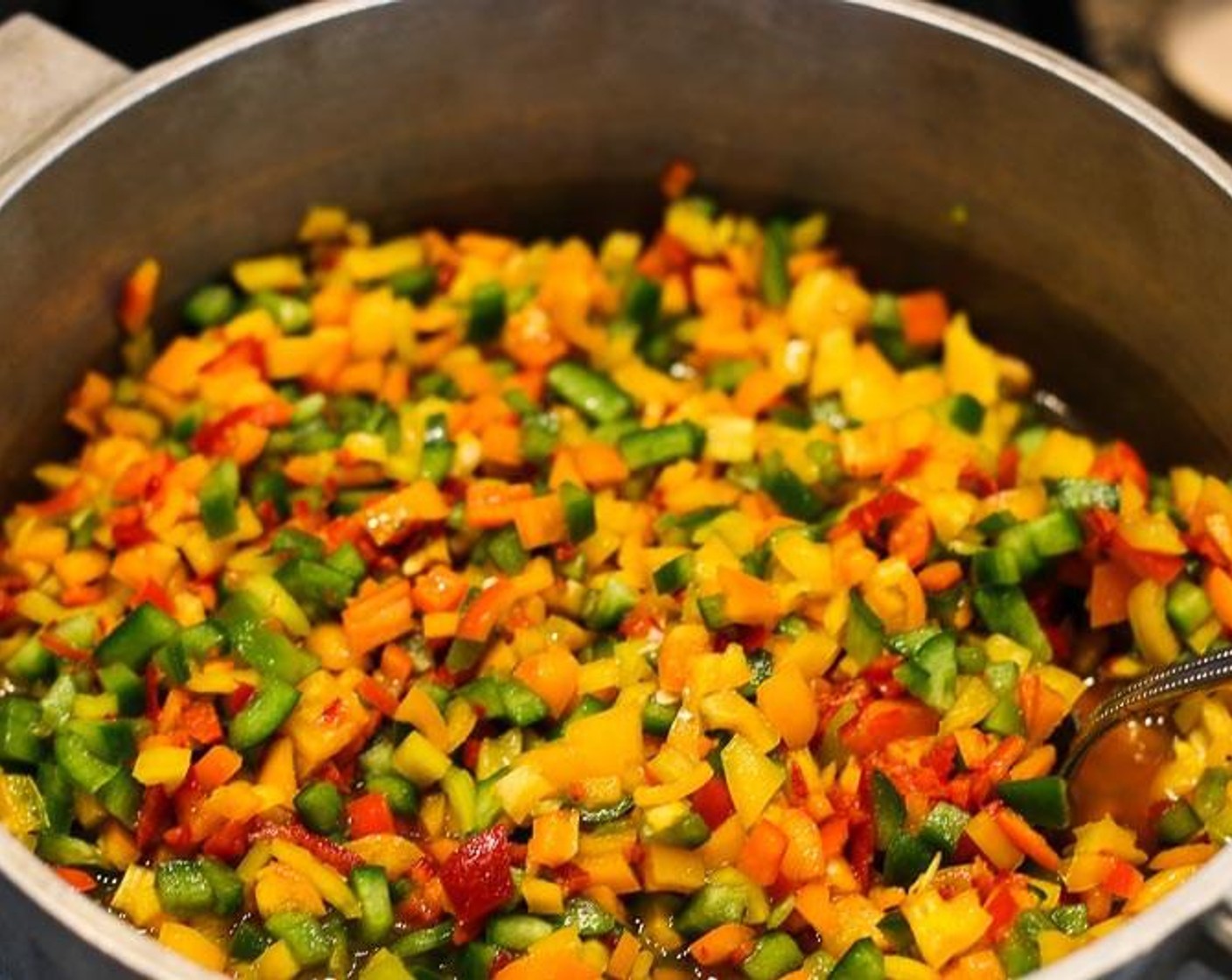 step 2 Place Jalapeño Pepper (1/4), Green Bell Peppers (1 1/4 cups), Red Bell Peppers (1 1/2 cups) and Yellow Bell Pepper (1 cup) in a large saucepan over high heat. Mix in Apple Cider Vinegar (1 cup) and Fruit Pectin Powder (3 2/3 Tbsp) Stir constantly. Bring to a rolling boil. Remove from heat.