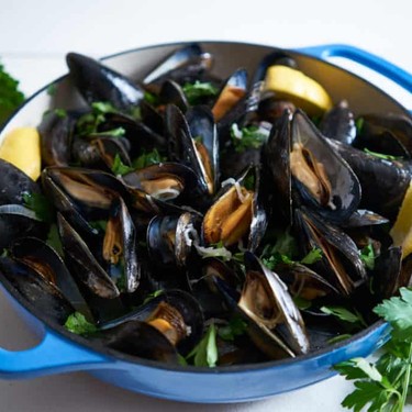 Moules Marinières (Mussels in White Wine) Recipe | SideChef