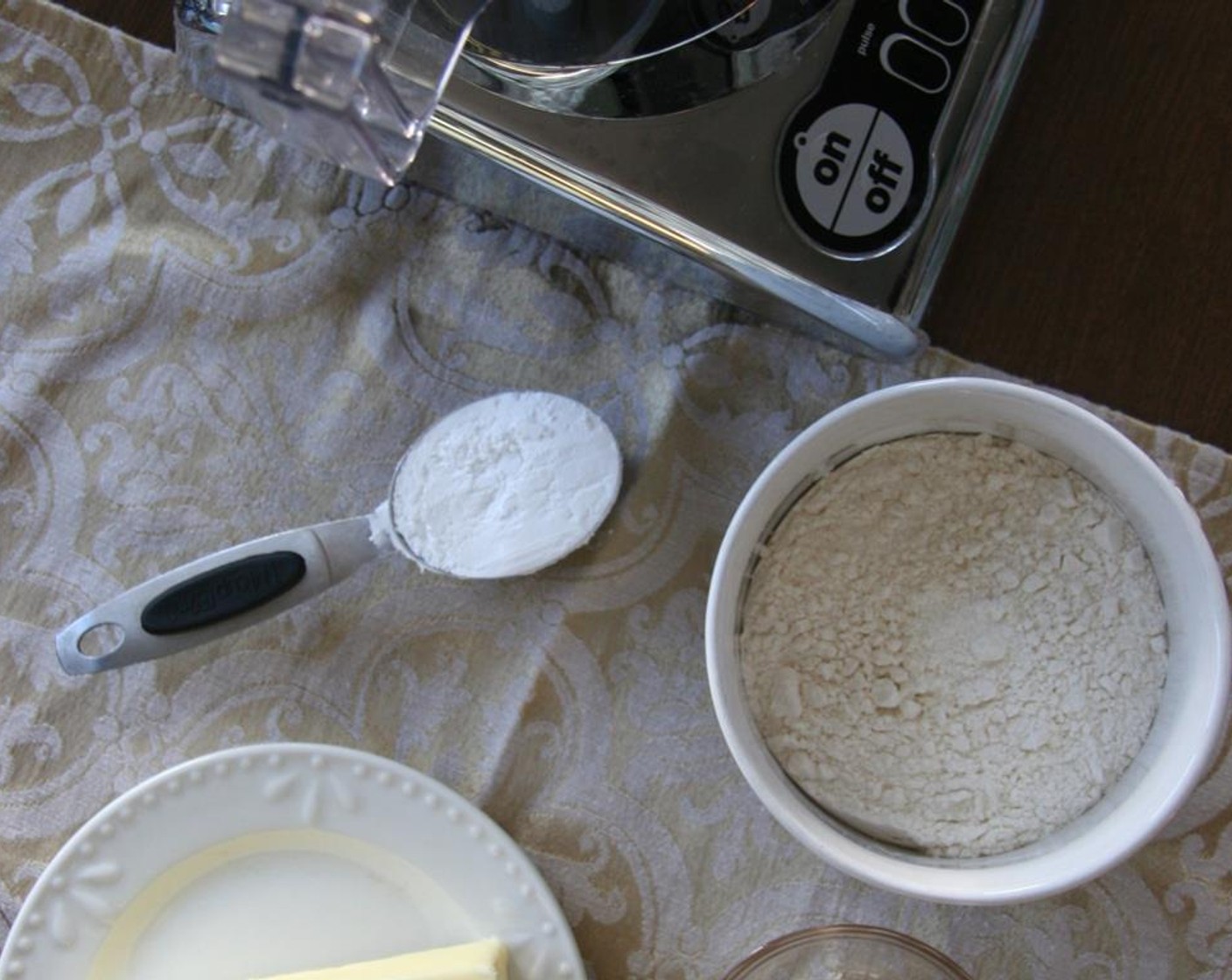 step 2 Mix Unsalted Butter (1/2 cup), Powdered Confectioners Sugar (1/4 cup) and Vanilla Extract (1/2 tsp) in a large bowl.