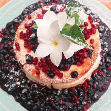 Angel Cake with Vanilla Cream and Blueberry Compote Recipe | SideChef