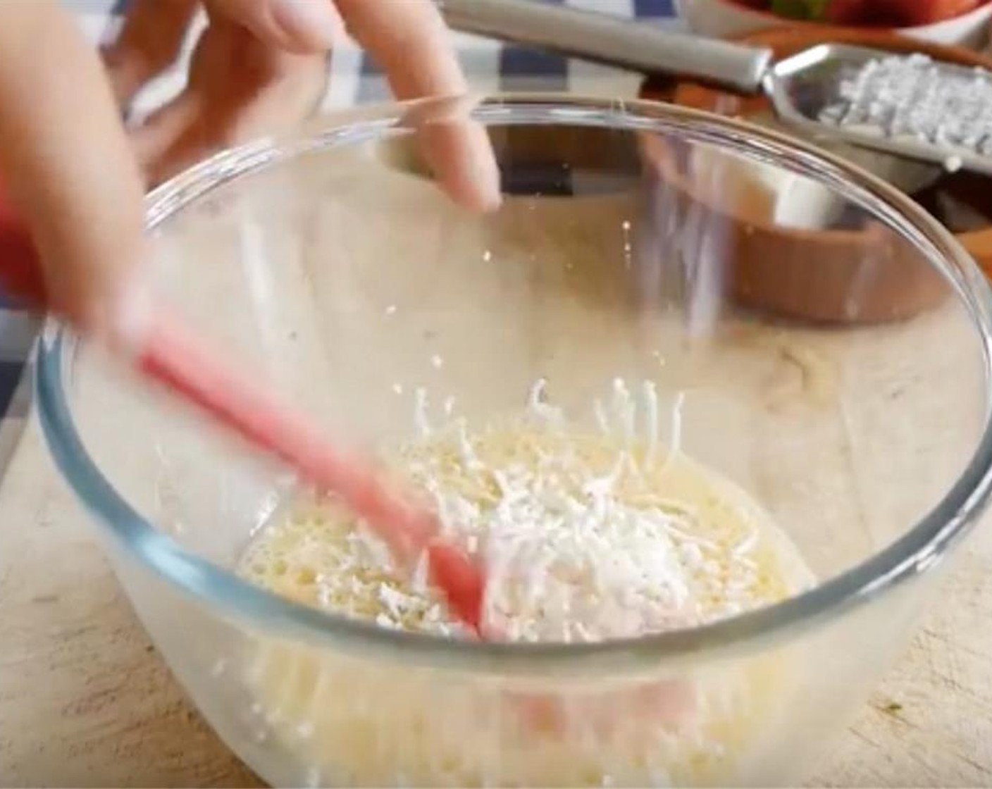 step 3 In a bowl, beat the Free Range Egg (2), add the Ground Cinnamon (1/4 tsp), the Feta Cheese (3 Tbsp), if using, and the small bananas. Mix well.