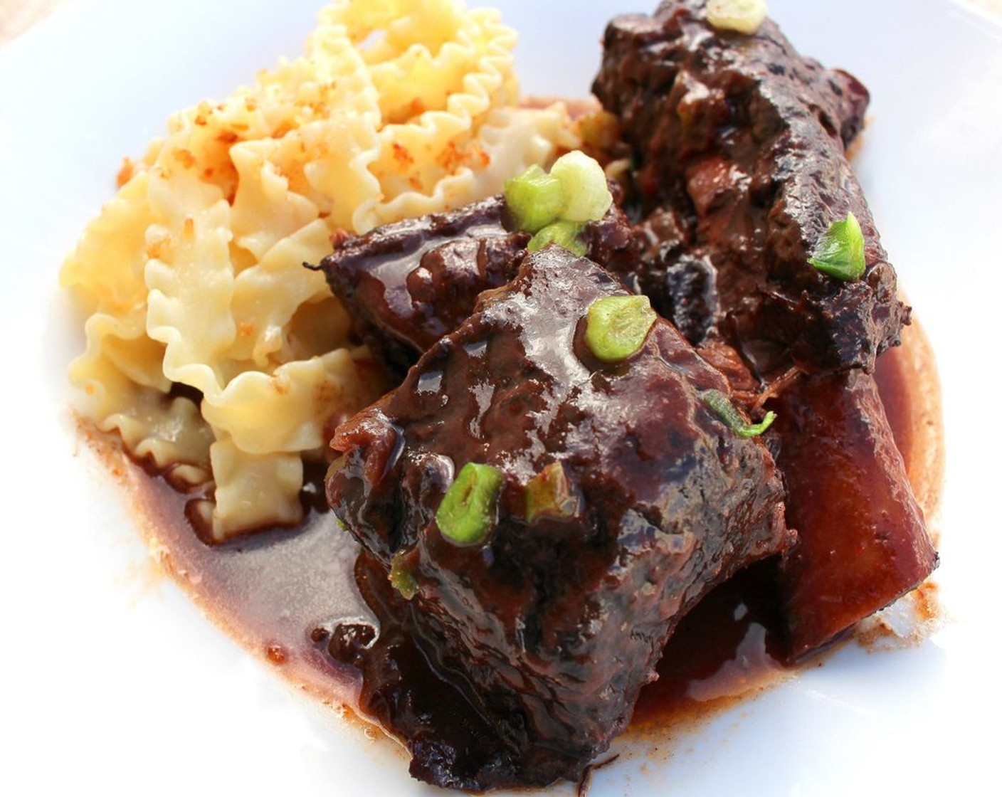Beef Ribs Braised with Blueberries
