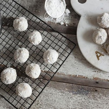 Vegan Snowball Cookies Recipe | SideChef
