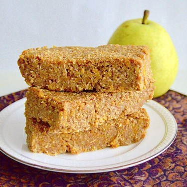 Pear Apricot Snack Bars Recipe | SideChef