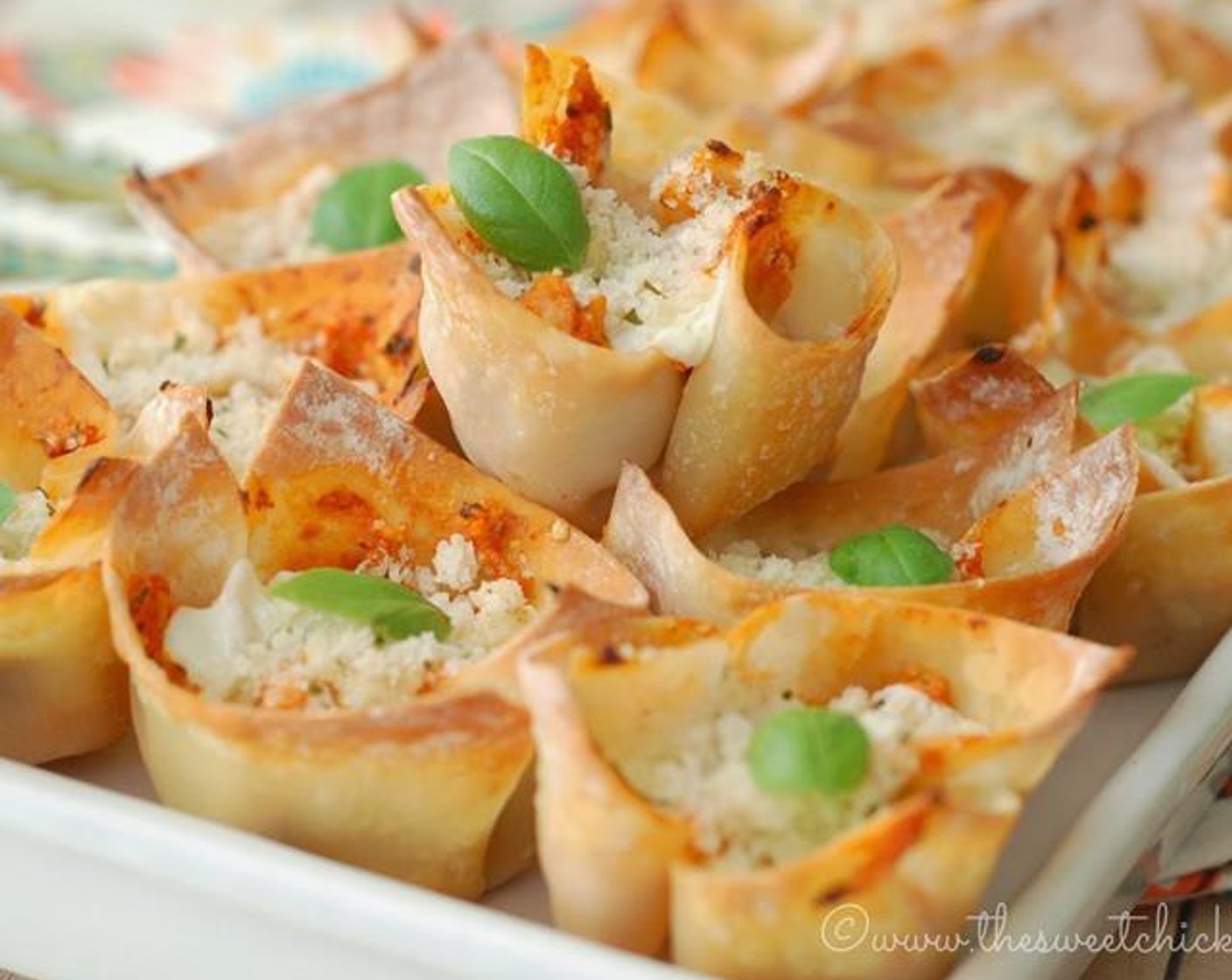 Chicken Parmesan Wonton Cups