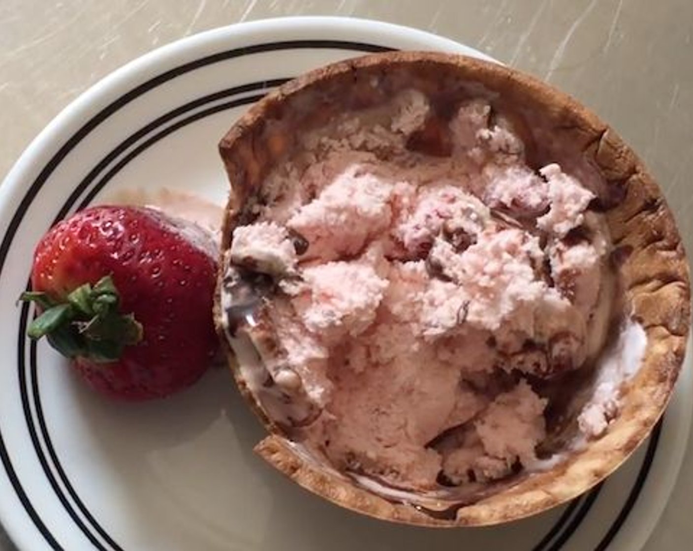 Egg-Free Strawberry Ice Cream