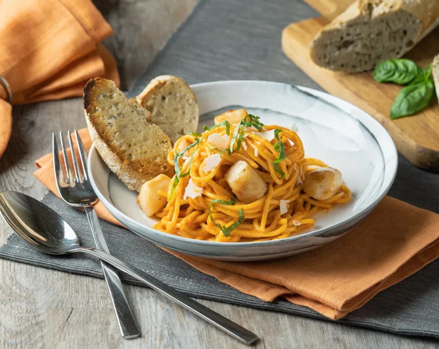 Red Pepper Spaghetti with Scallops