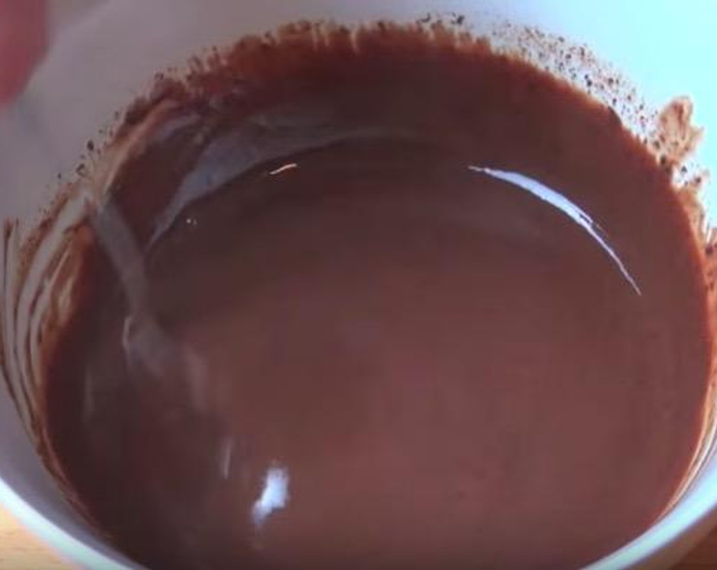 step 3 Put Chocolate (1/2 cup), Whipping Cream (1/2 cup) in a bowl and put it into the microwave oven for 30 seconds, then give it a stir and give it another 30 seconds, repeat until it's melted. Set it aside for 30 minutes to cool off.