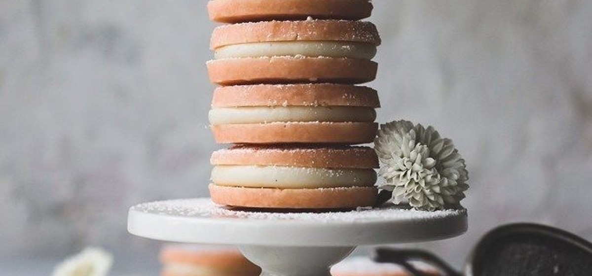 Peppermint Shortbread Cream Cheese Cookie Sandwiches Recipe | SideChef