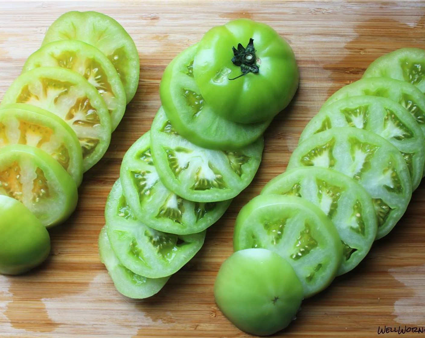 step 5 Slice the Green Tomato (1) into 6 slices.