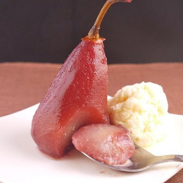 Easy Simple Red Wine Poached Pear Recipe | SideChef