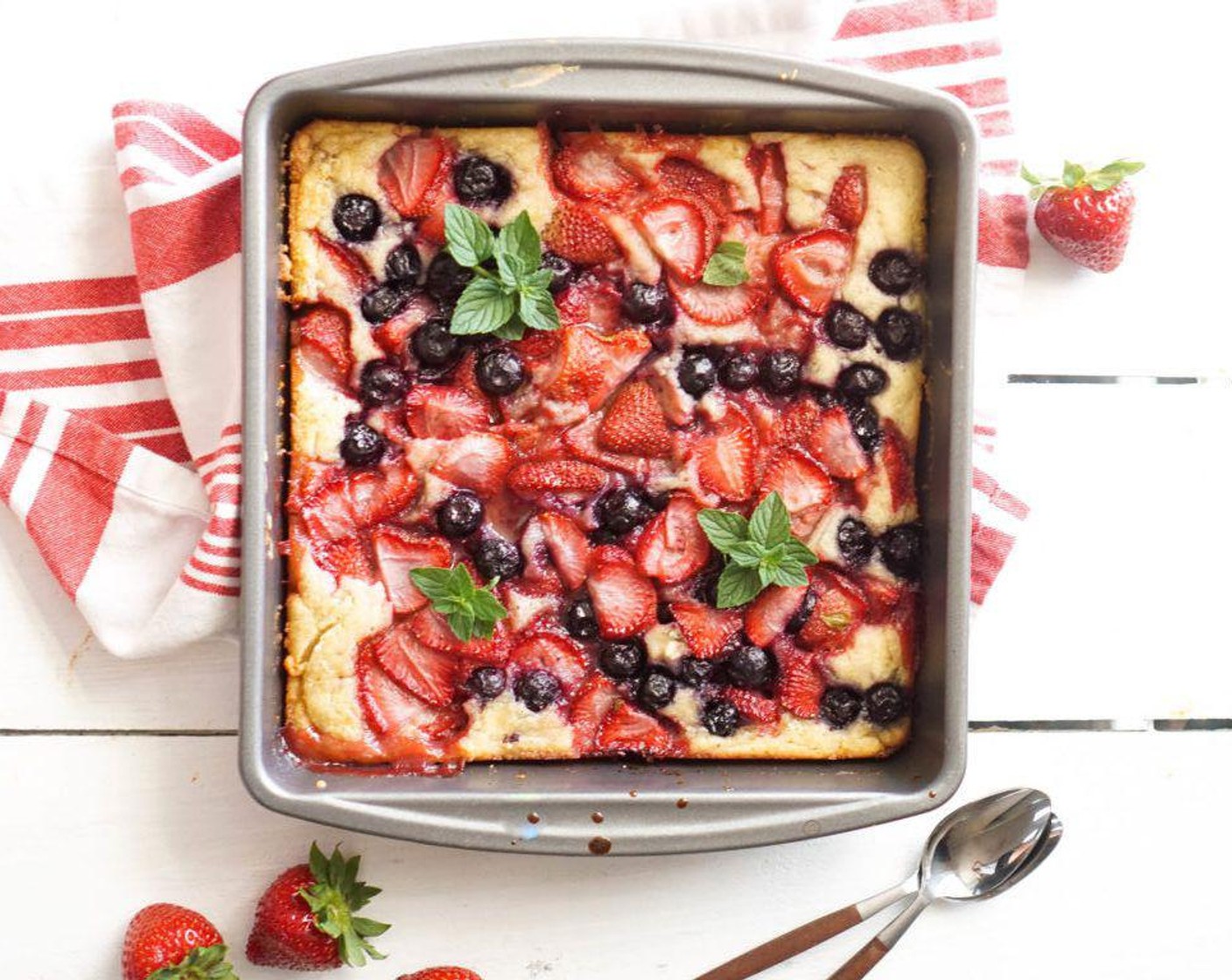 Summer Berry Cobbler Cake