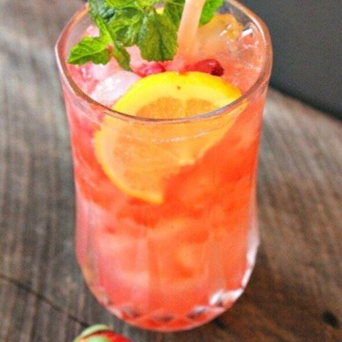 Strawberry Mint Rum Cocktails Recipe | SideChef