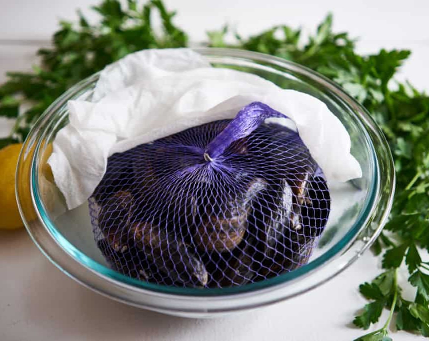 step 1 Soak Fresh Mussels (4 lb) in cool water for about 20 minutes to remove sand and grit. Drain water.