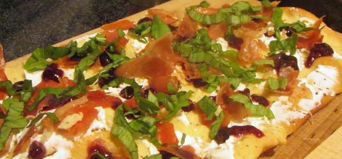 Rosemary Flatbread with Goat Cheese and Prosciutto Recipe | SideChef