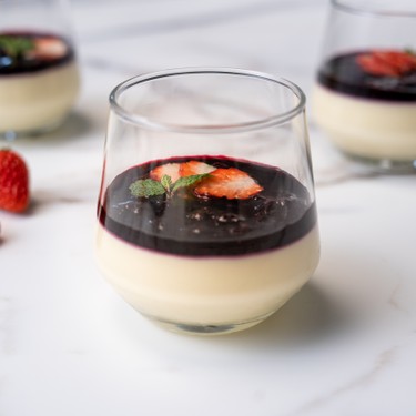 Air Sous Vide Panna Cotta with Blueberry Reduction Recipe | SideChef